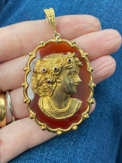 Vintage Carnelian and Ruby Cameo Pendant in 9ct Yellow Gold