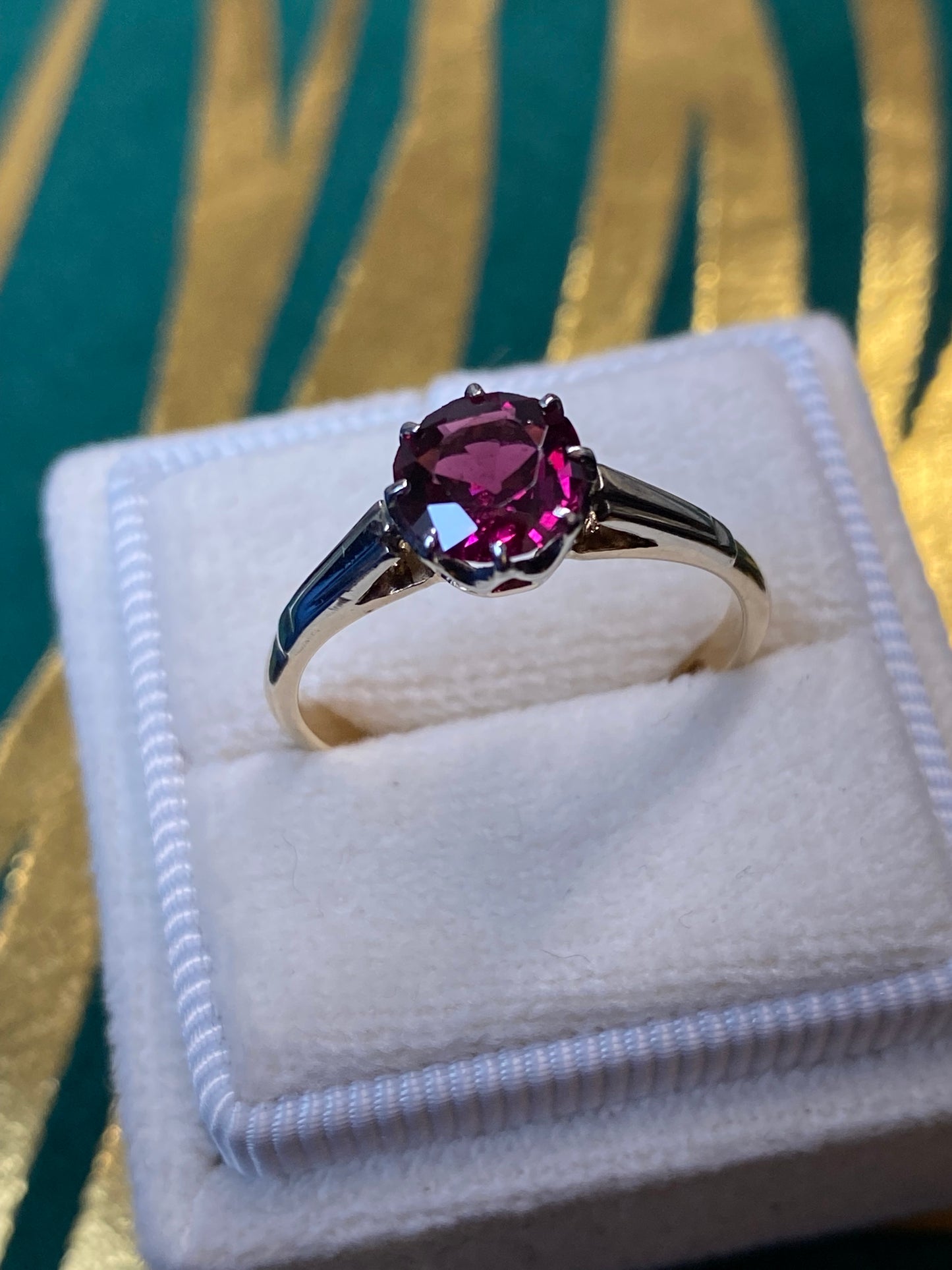 Antique 1.25 Carat Round Cut Garnet Solitaire Engagement Ring in 9ct Yellow Gold