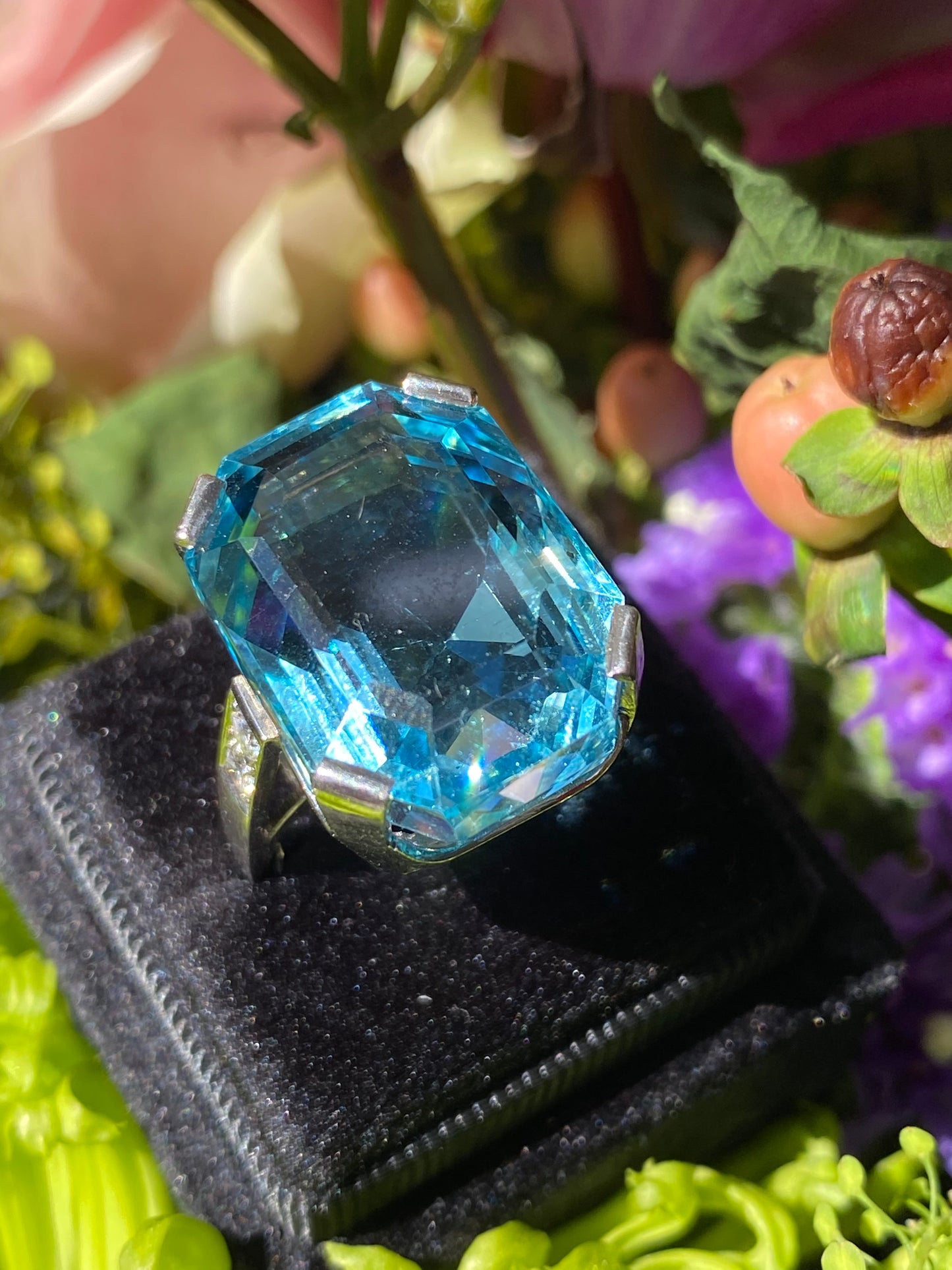 32.00 Carat Vintage Aquamarine Ring in 18ct White Gold