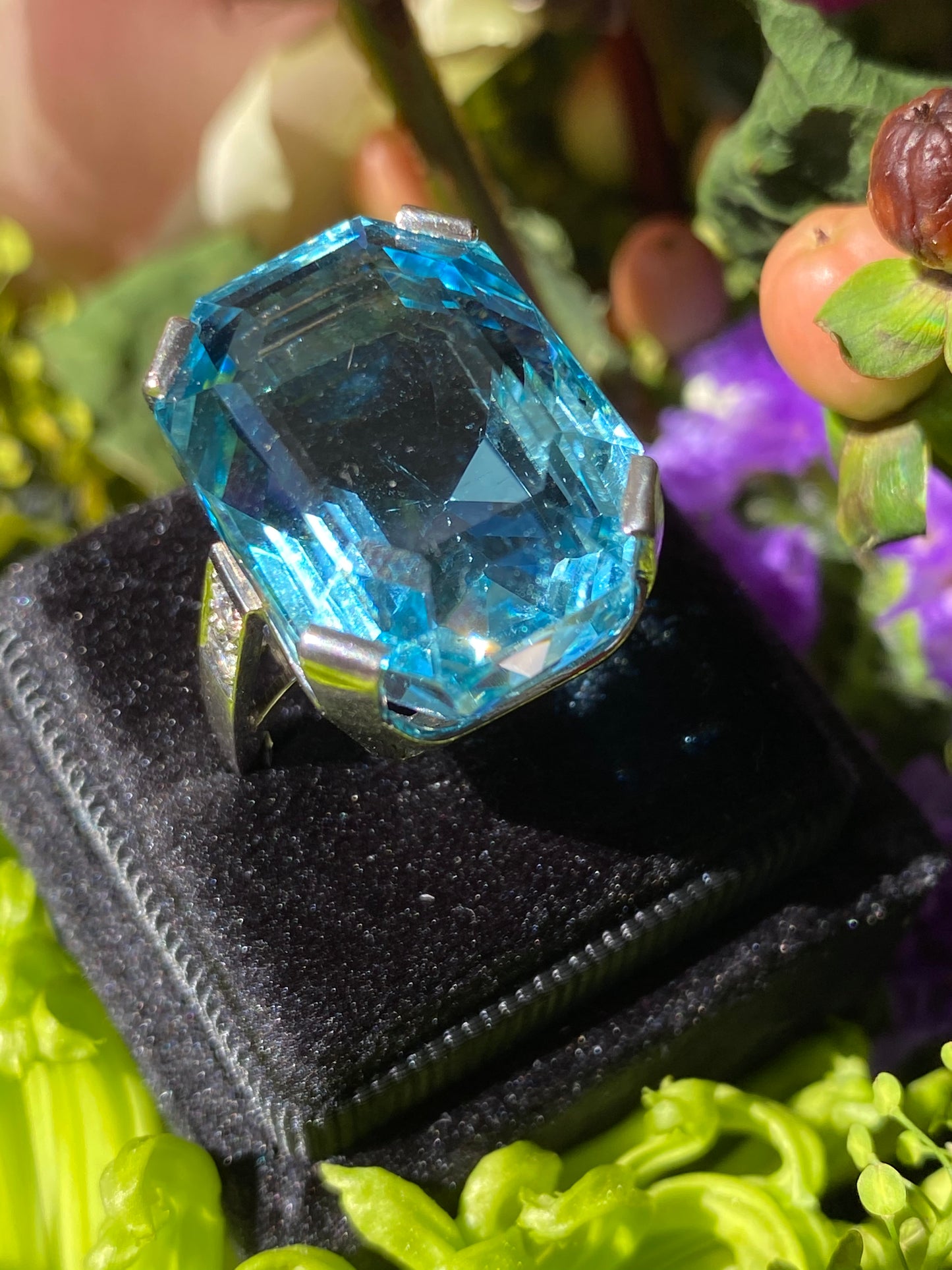 32.00 Carat Vintage Aquamarine Ring in 18ct White Gold