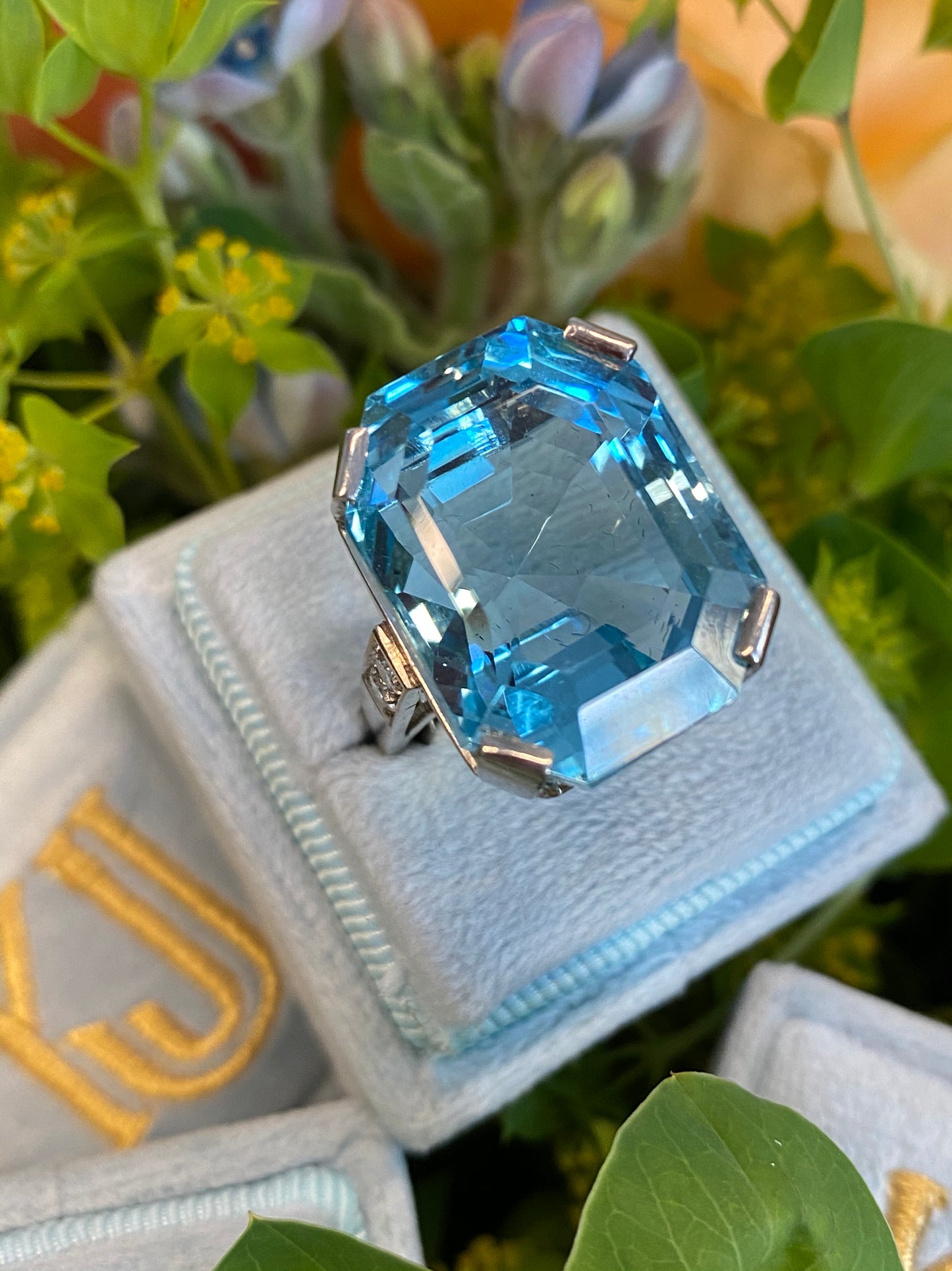 32.00 Carat Vintage Aquamarine Ring in 18ct White Gold