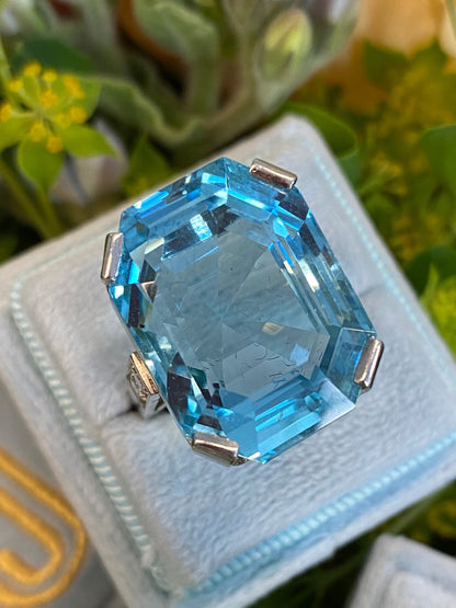 32.00 Carat Vintage Aquamarine Ring in 18ct White Gold