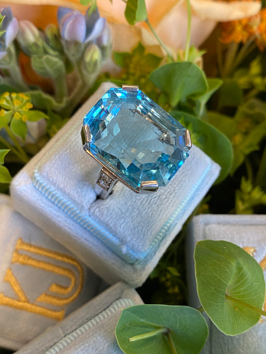 32.00 Carat Vintage Aquamarine Ring in 18ct White Gold