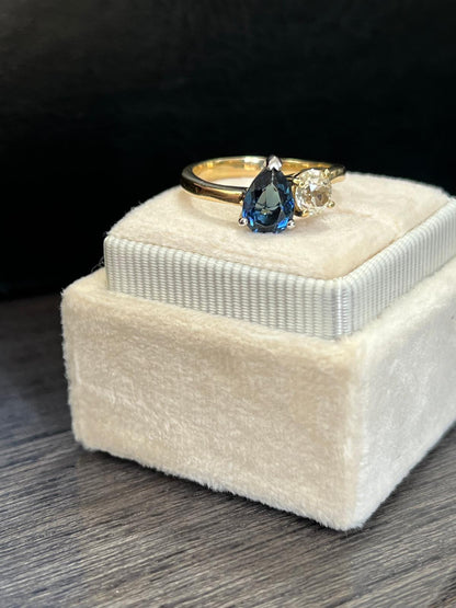 1.49 CTW Antique Diamond and Blue Sapphire Toi et Moi Ring in 18ct Gold