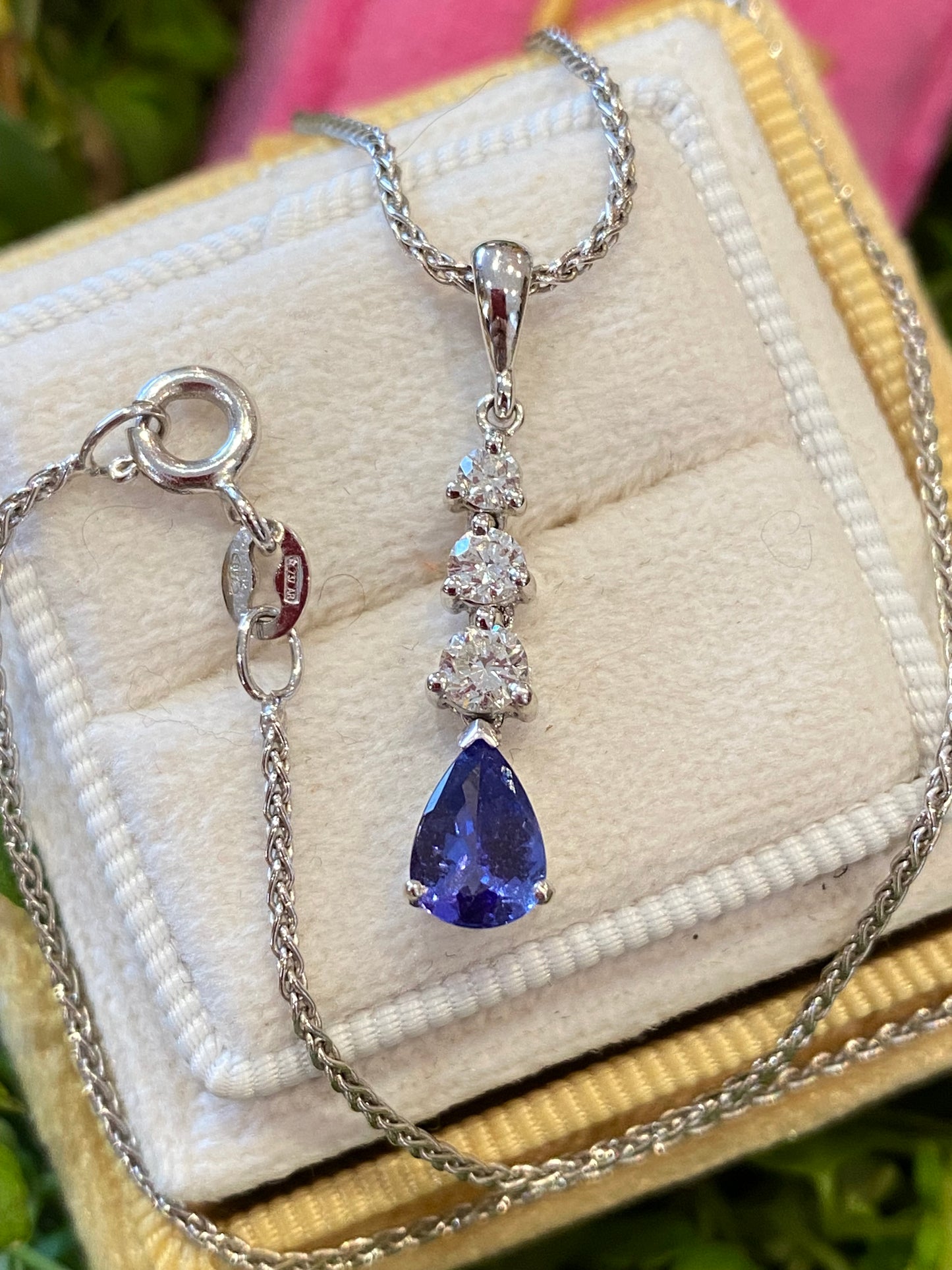 Tanzanite and Diamond Pendant Necklace in 18ct White Gold