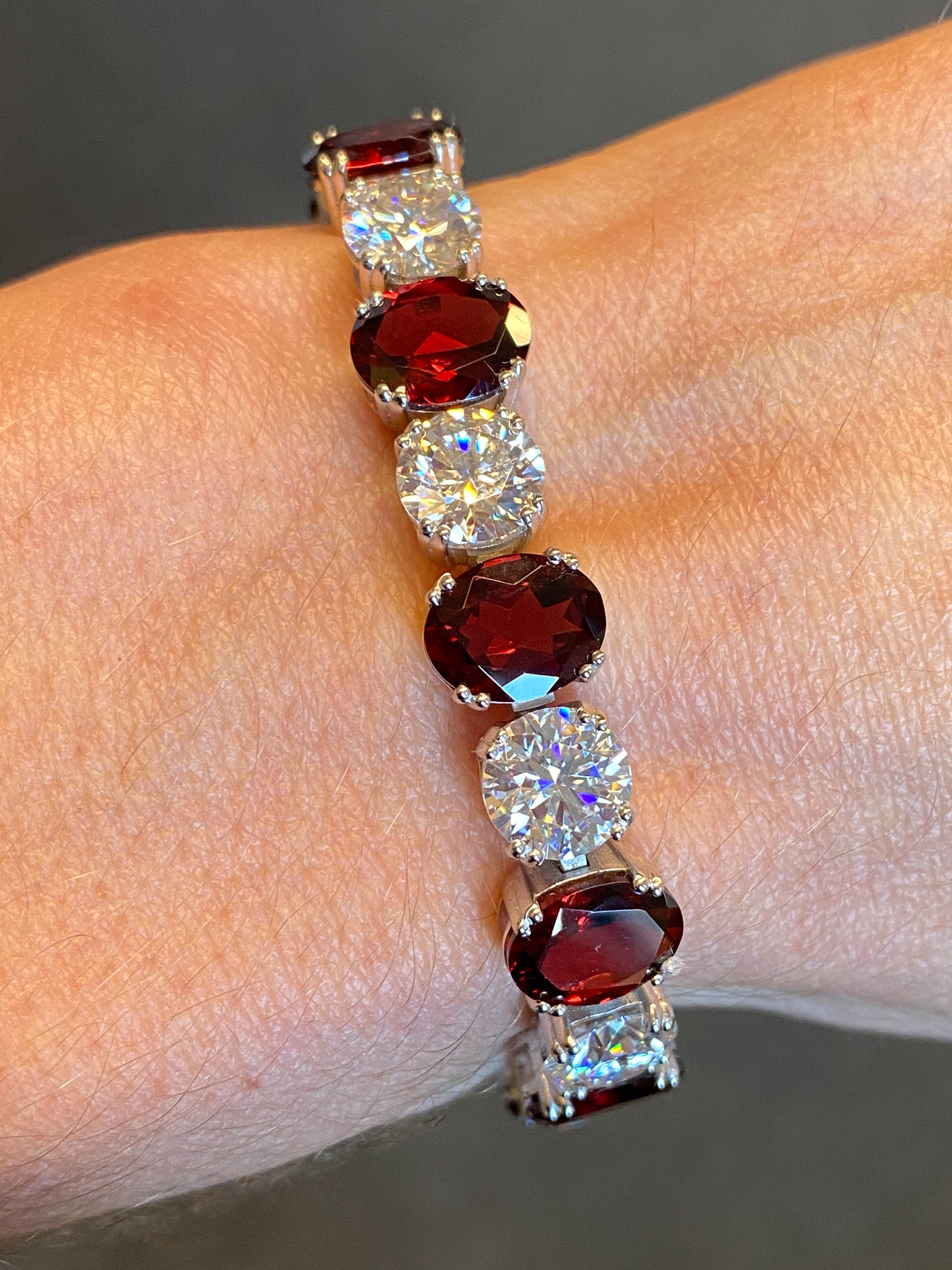 Diamond and fashion garnet bracelet