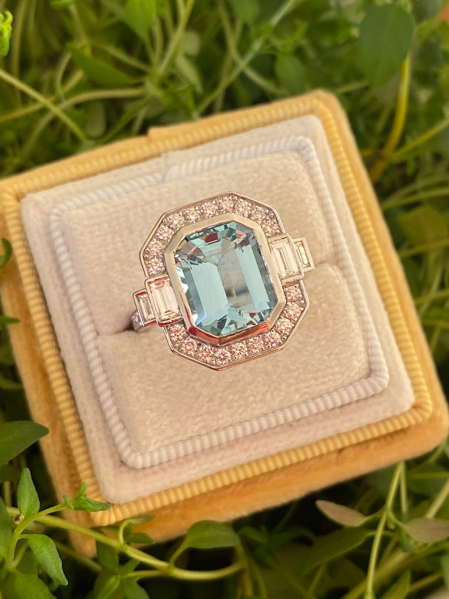 3.64 Carat Aquamarine and 1.00ctw Natural Diamond Ring in Platinum