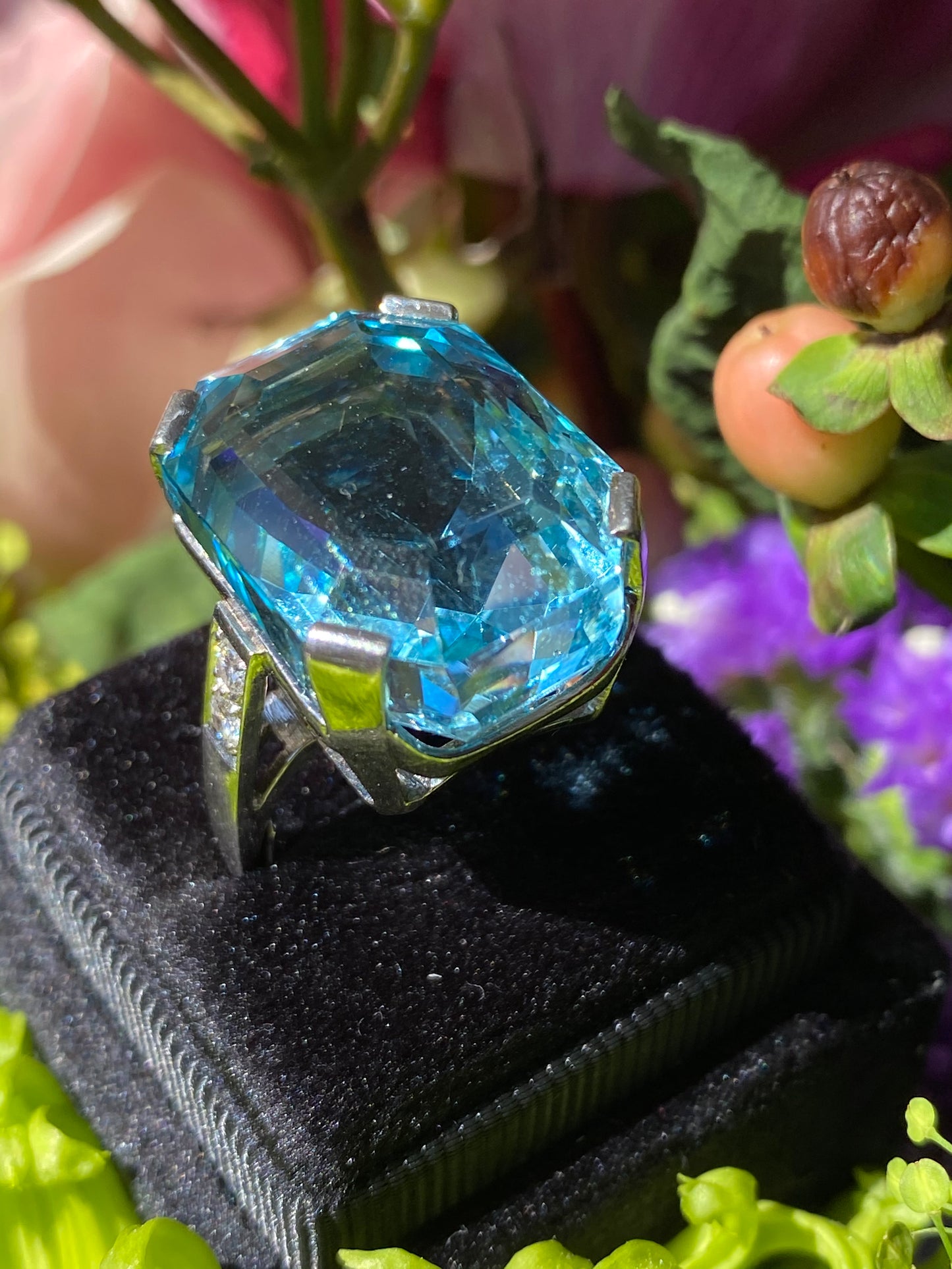 32.00 Carat Vintage Aquamarine Ring in 18ct White Gold