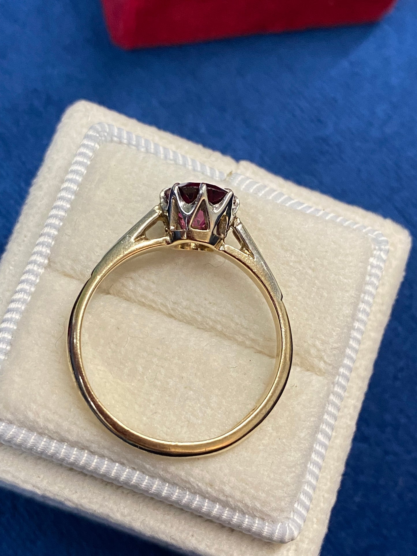 Antique 1.25 Carat Round Cut Garnet Solitaire Engagement Ring in 9ct Yellow Gold