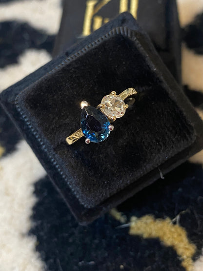 1.49 CTW Antique Diamond and Blue Sapphire Toi et Moi Ring in 18ct Gold