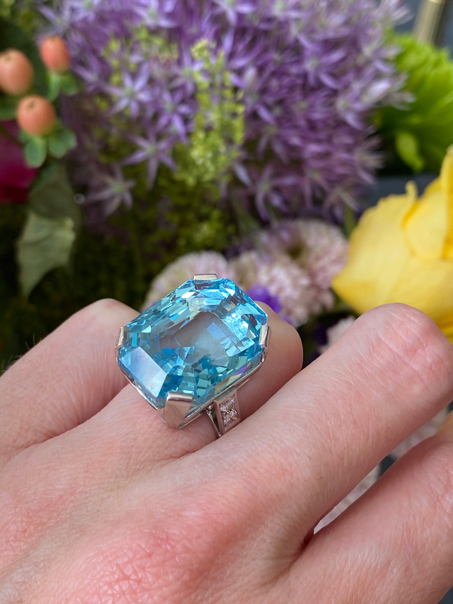 32.00 Carat Vintage Aquamarine Ring in 18ct White Gold