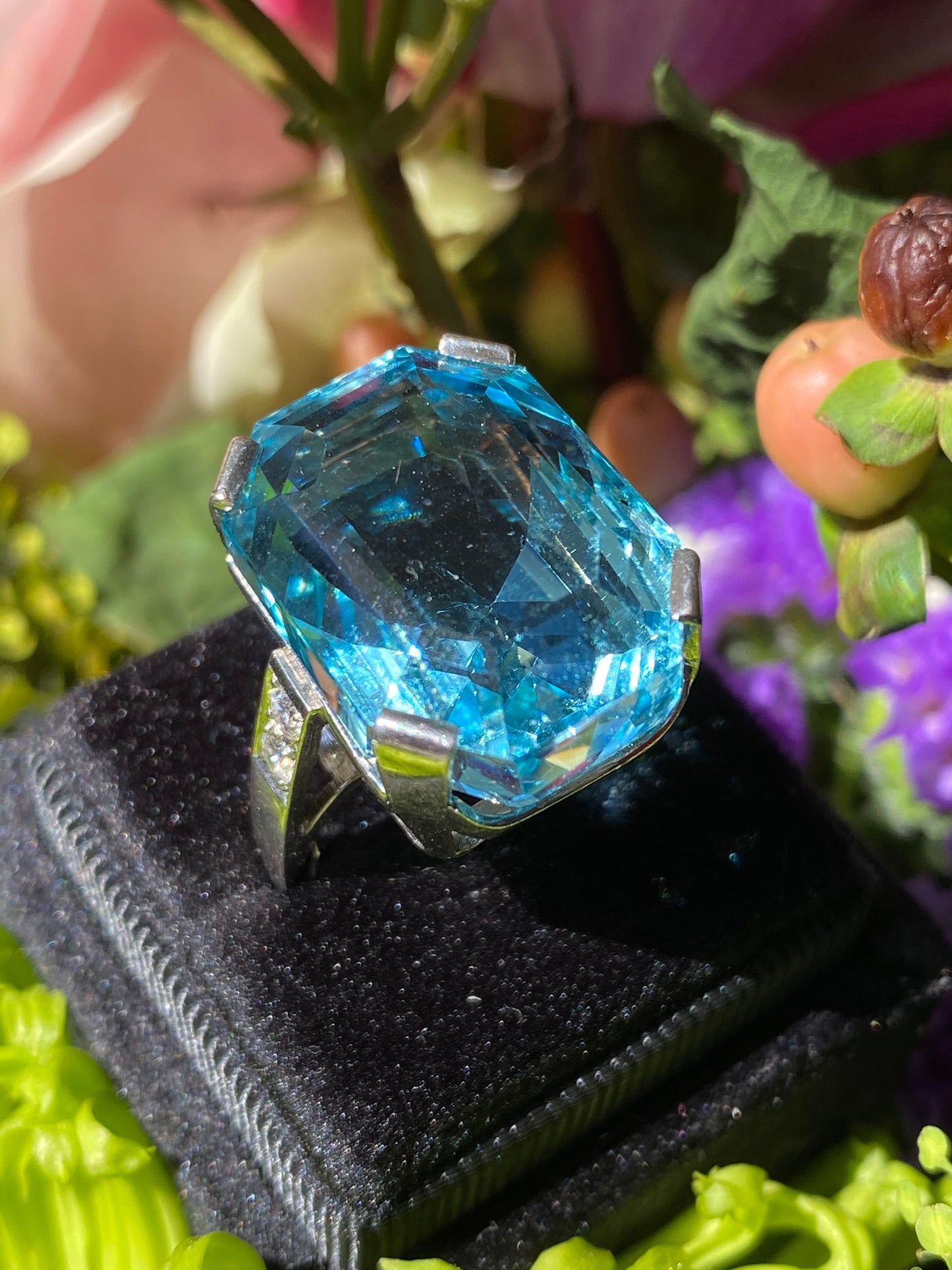 32.00 Carat Vintage Aquamarine Ring in 18ct White Gold