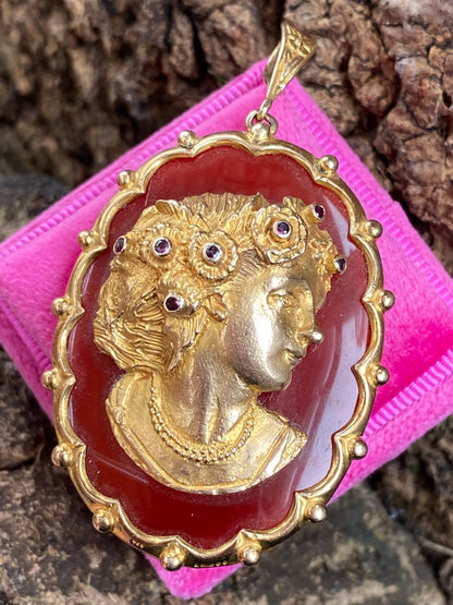 Vintage Carnelian and Ruby Cameo Pendant in 9ct Yellow Gold