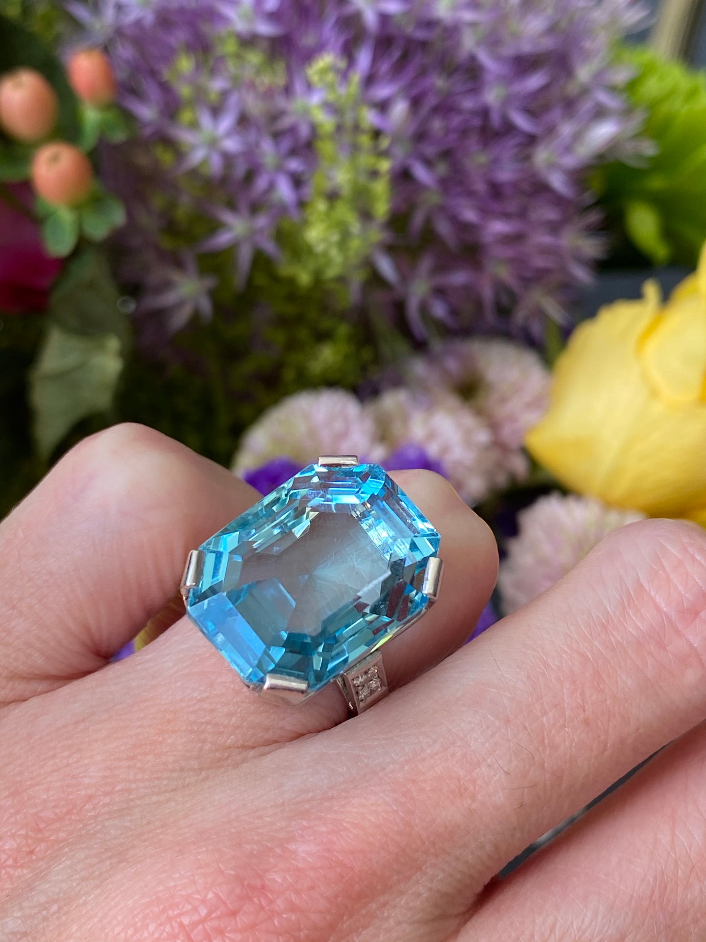 32.00 Carat Vintage Aquamarine Ring in 18ct White Gold