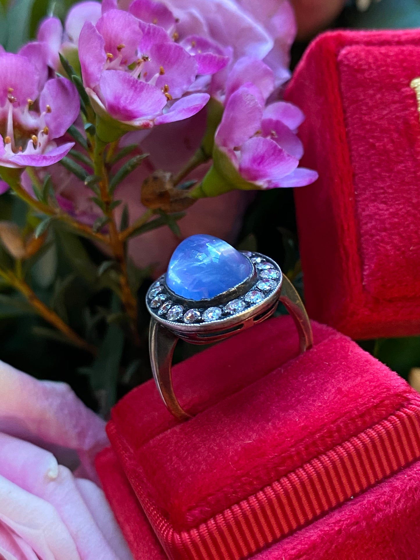 9.00 Carat Antique Blue Ceylon No Heat Cabochon Sapphire and Diamond Ring in 18ct Yellow Gold and Silver