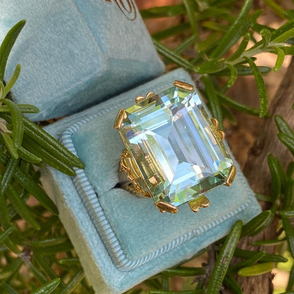 25 Carat Aquamarine Cocktail Ring in 18K Yellow Gold 