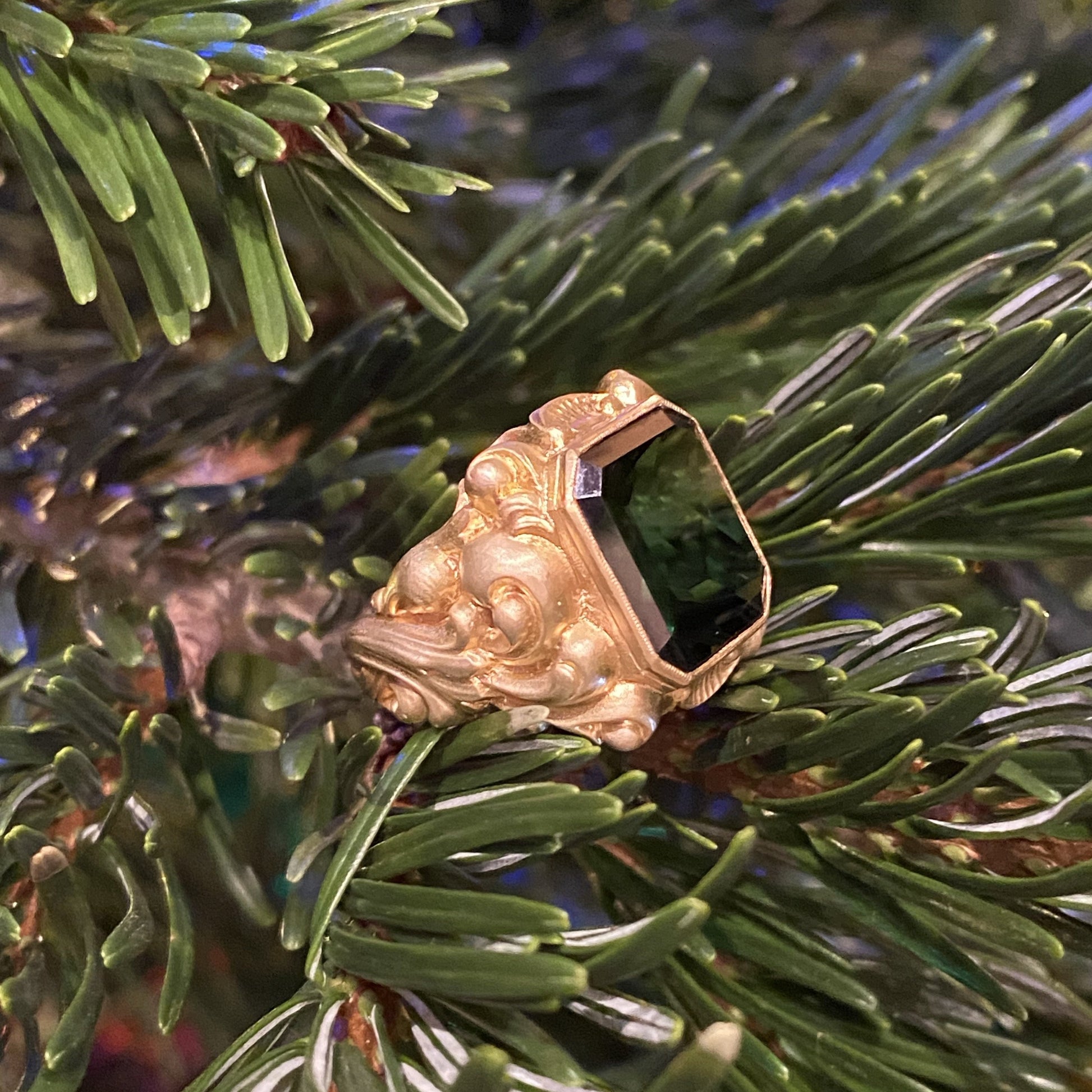 9 Carat Green Tourmaline Ring in Matte Yellow Gold 