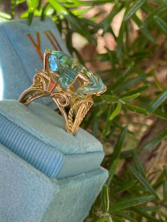 25 Carat Vintage Aquamarine Ring in 18ct Yellow Gold