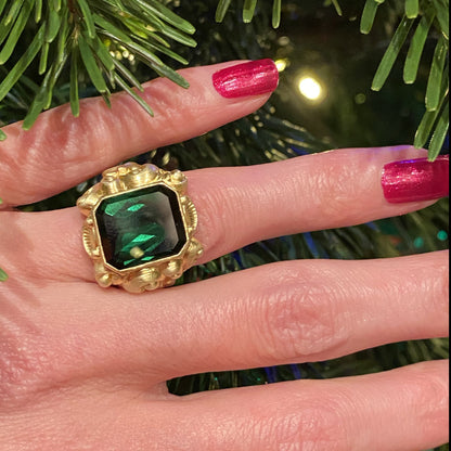 9 Carat Green Tourmaline Ring in Matte Yellow Gold 