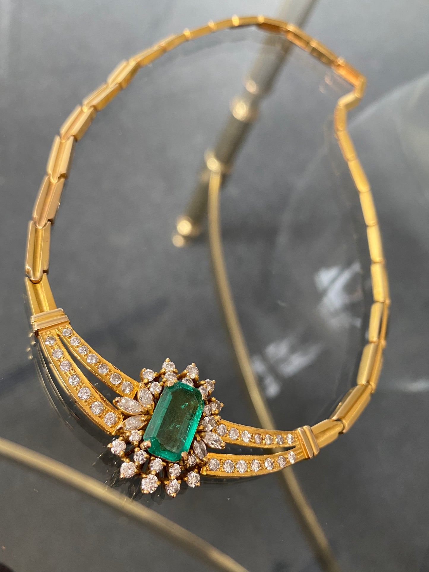 Colombian Emerald and Diamond Collar Necklace in 18K Yellow Gold 