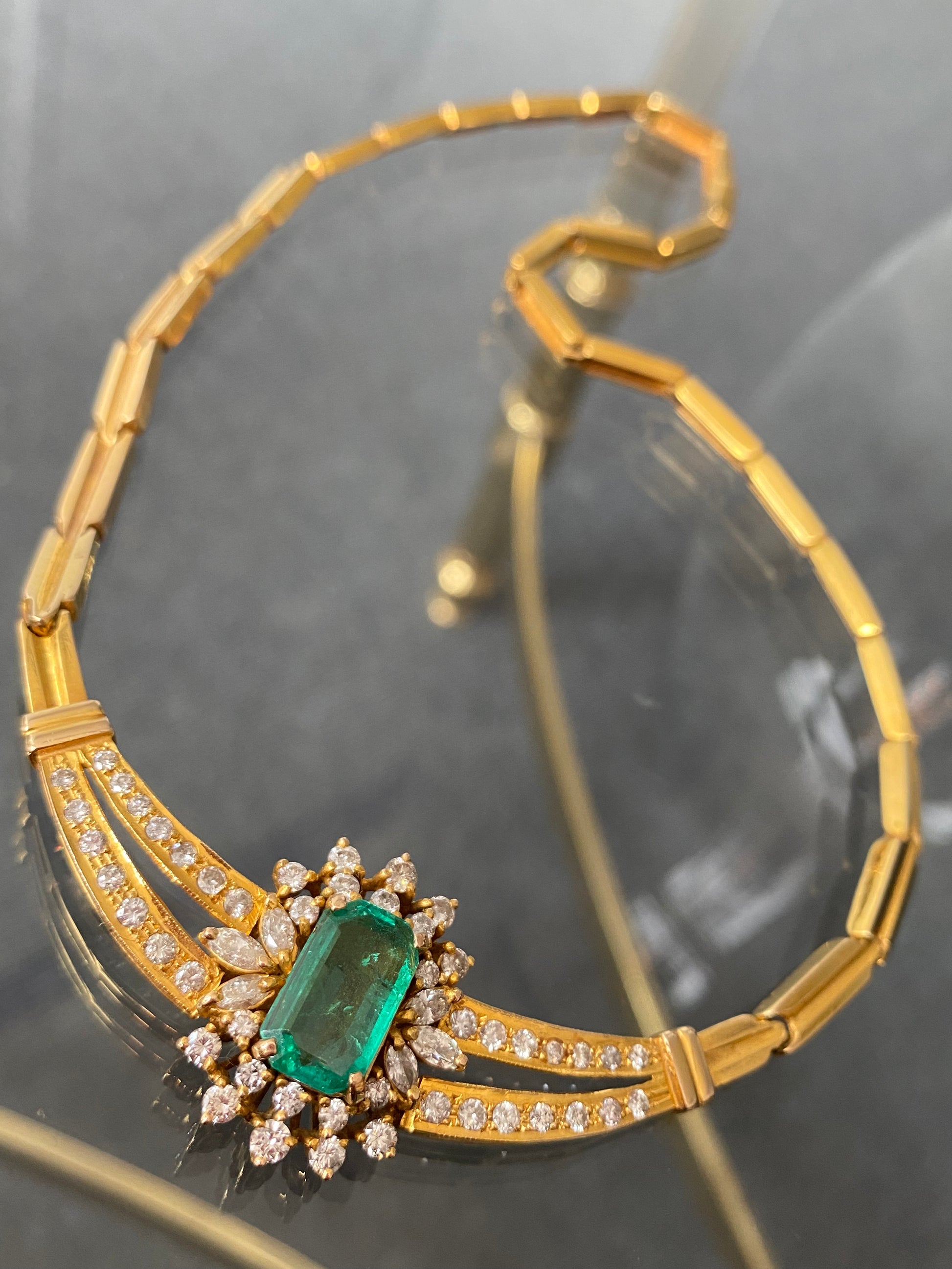 Colombian Emerald and Diamond Collar Necklace in 18K Yellow Gold 