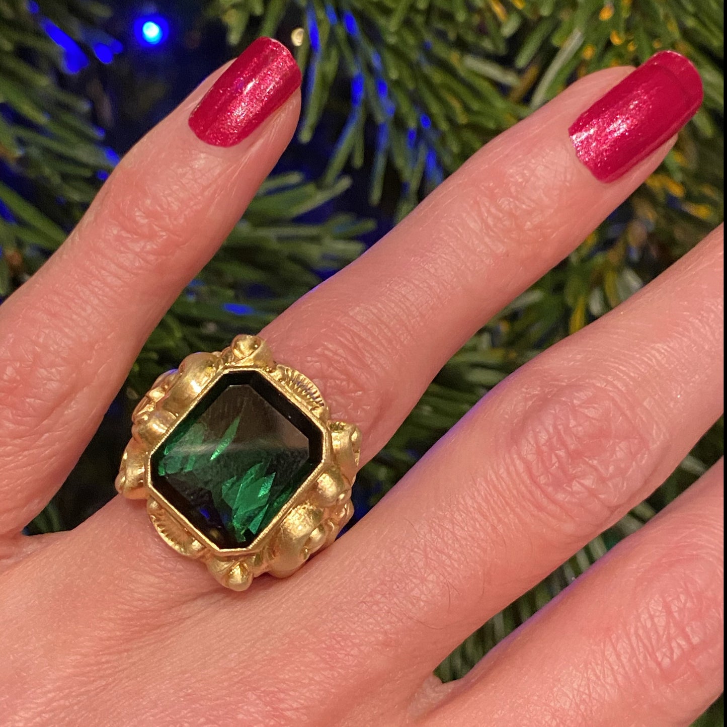 9 Carat Green Tourmaline Ring in Matte Yellow Gold 