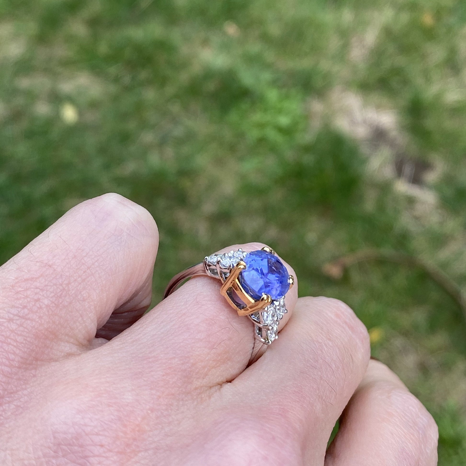 4.98 Carat Colour Change Sapphire and Diamond Ring 