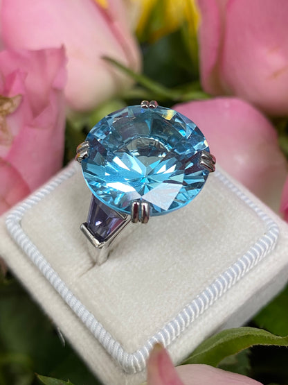 Fabulous French Blue Topaz and Iolite Ring in 18ct White Gold